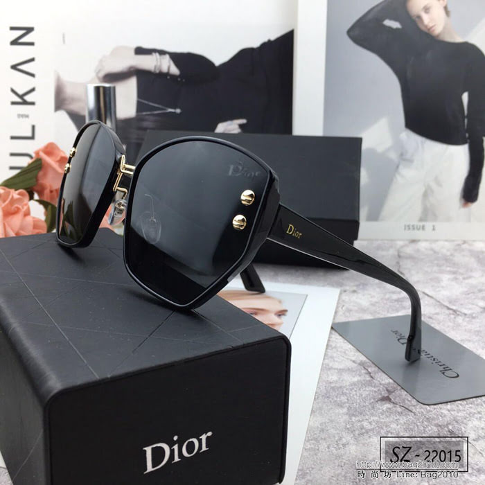 DIOR-迪奧 2019新款 太陽鏡 減輕強光負擔 遮擋有害光線防輻射 出行旅遊必備品 22015  lly1709